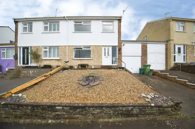 Lowerdale Drive, Llantrisant, Pontyclun, photo 1