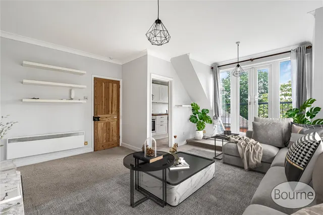 Pembroke Road, Woking, GU22, photo 2