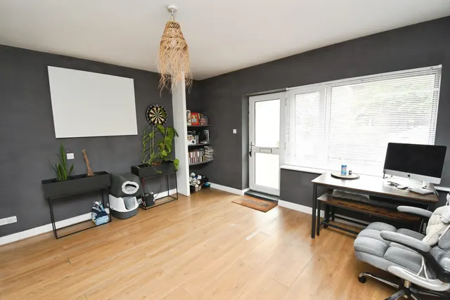 Photo 3 — Stonefield Avenue, Lincoln