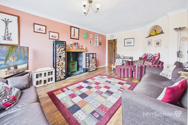 Sandpiper Drive, Uttoxeter, photo 2