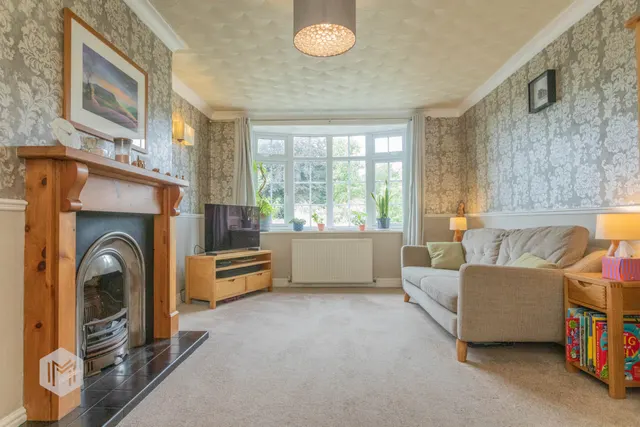 Photo 2 — 9A Broadway, Worsley, Manchester, M28 7DF
