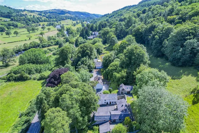 London Road, Corwen, Clwyd, LL21 0DR, photo 1