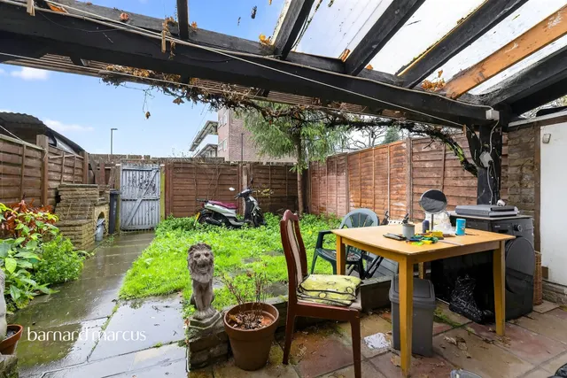 Lausanne Road, London, SE15, photo 1
