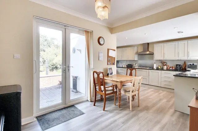 Photo 2 — Chaffinch Avenue, Croydon, Croydon, CR0 7SF