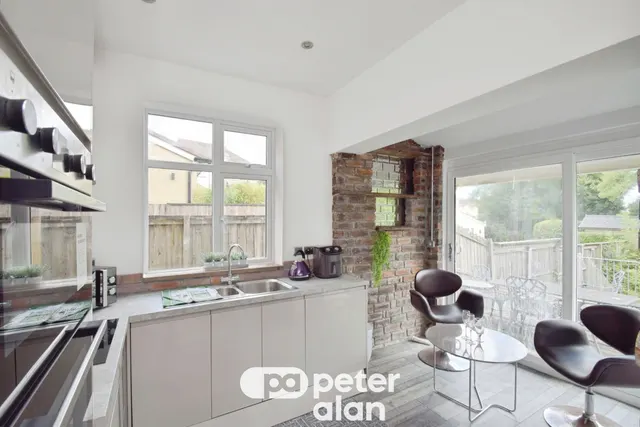 Tycoch Road, Swansea, SA2, photo 1