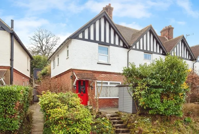 Victoria Road, Mayfield, TN20, photo 1