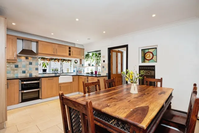 Victoria Road, Mayfield, TN20, photo 2