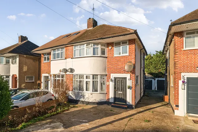 Ferncroft Avenue, Ruislip, HA4, photo 1