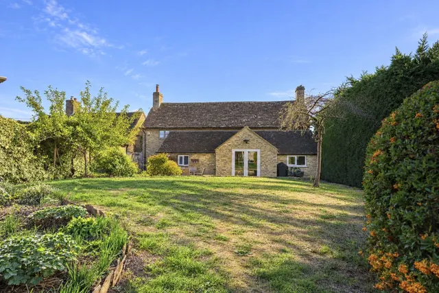 School Lane, South Cerney, GL7, photo 2