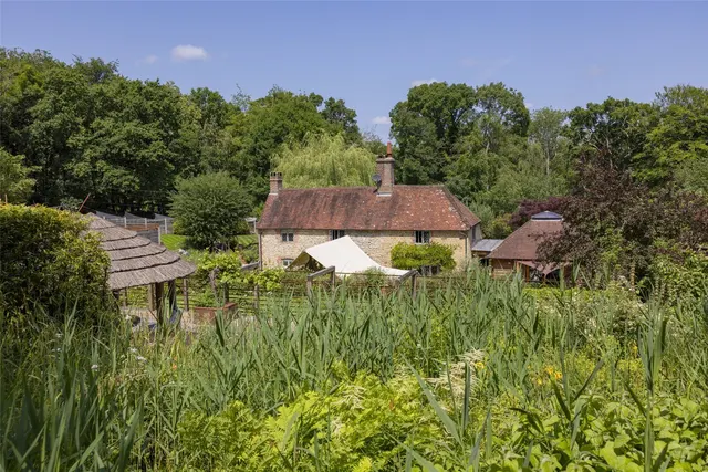 Henley Hill, Henley, GU27, photo 1