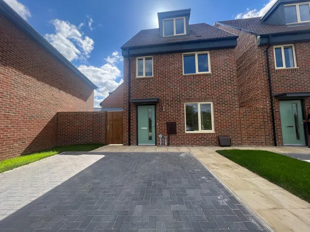 Purssell Road, Weston Turville, AYLESBURY, photo 1