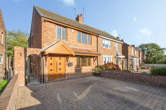 Rowena Drive, Scawsby, DN5, photo 1