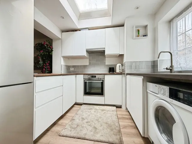 Brunel Close, Hounslow, TW5, photo 1