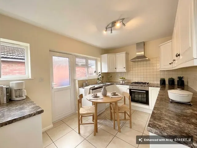 Stuart Close North, Stone, ST15, photo 2