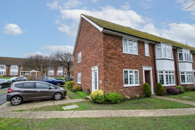 Cranbrook Court, Fleet, GU51 4QA, photo 1