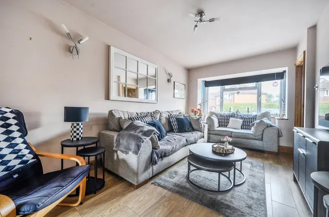 Willow Road, Godalming, GU7, photo 2