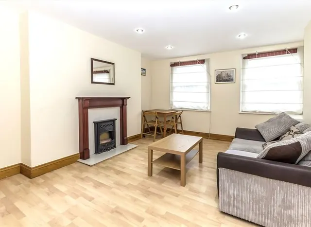 Photo 2 — Comeragh Road, West Kensington, W14