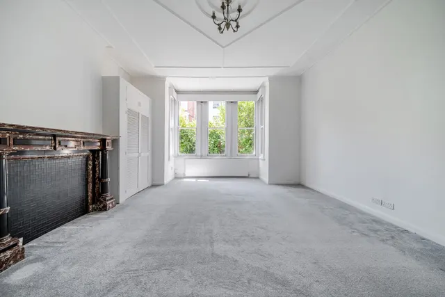 Photo 2 — Ennismore Avenue, Chiswick, London, W4