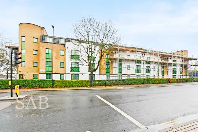 Greenford Road, UB6, photo 1