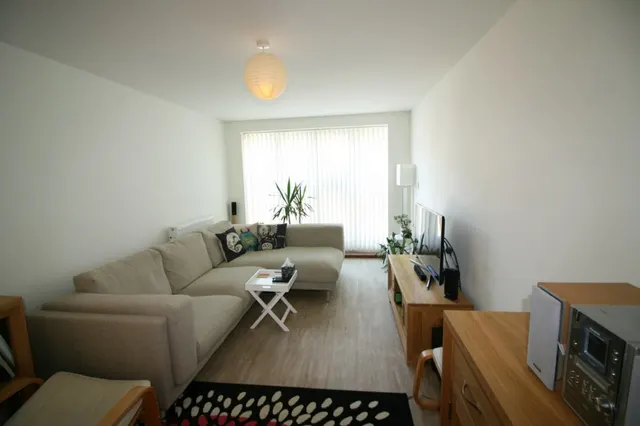 The Parade, Epsom, KT18, photo 3