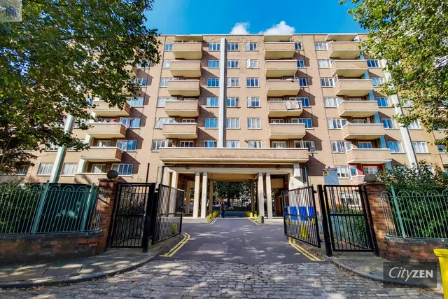 Mile End Road, Whitechapel, E1, photo 1