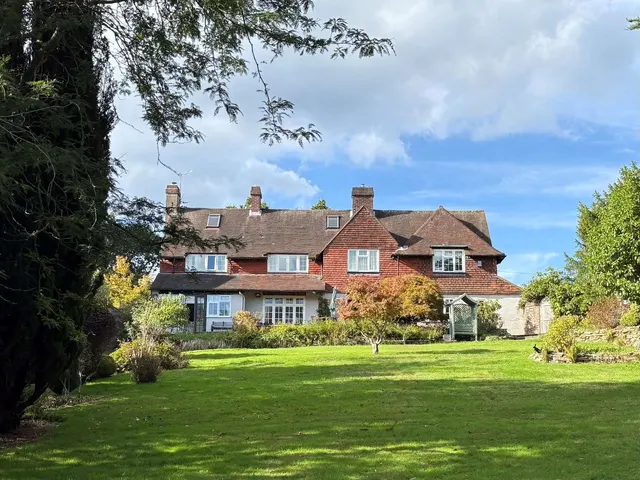 High Street, Buxted, TN22, photo 1