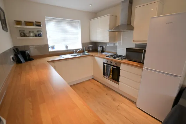 Novers Lane, Bristol, BS4 1QR, photo 1