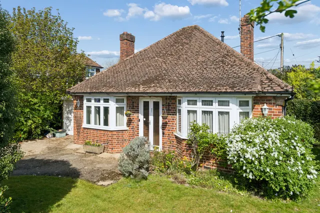 Chalklands, Bourne End SL8 5TJ, photo 1