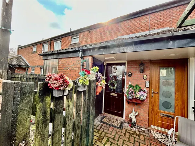 Carr Barn Brow, Bamber Bridge, Preston, Lancashire, PR5, photo 1