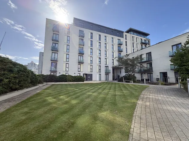 Hayes Apartments, Cardiff, CF10, photo 1