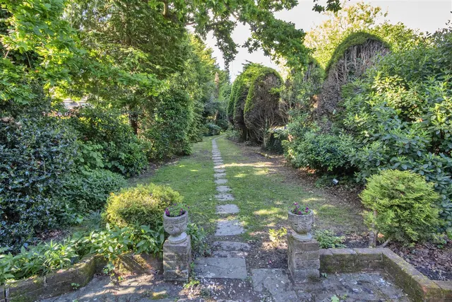 High Hilden Close, Cash Buyers Only, photo 2