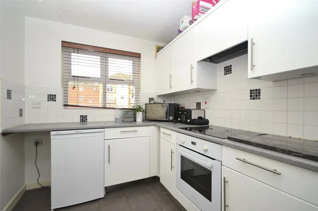 Stapleford Close, Chelmsford, CM2, photo 2