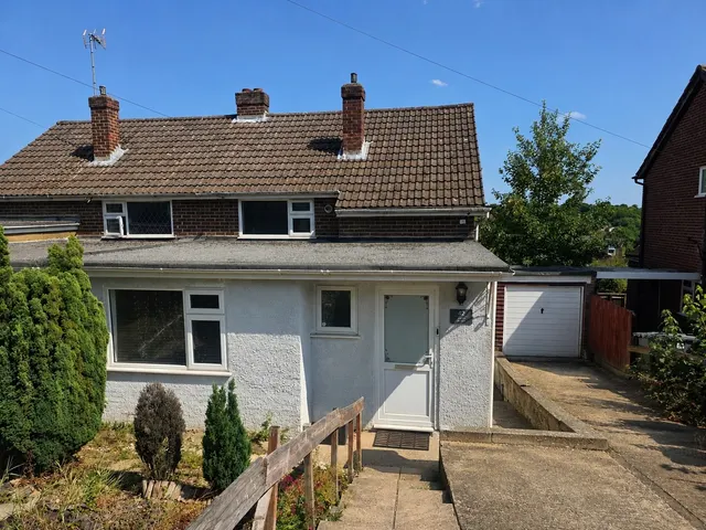 Mayhew Crescent, HP13, photo 1