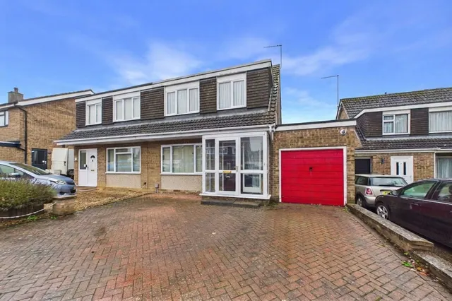 Edges Court, Moulton, NN3, photo 1