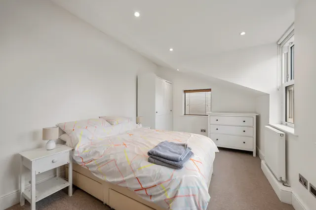 Replingham Road, London, SW18, photo 3
