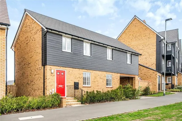 Southern Cross, Wixams, MK42, photo 1