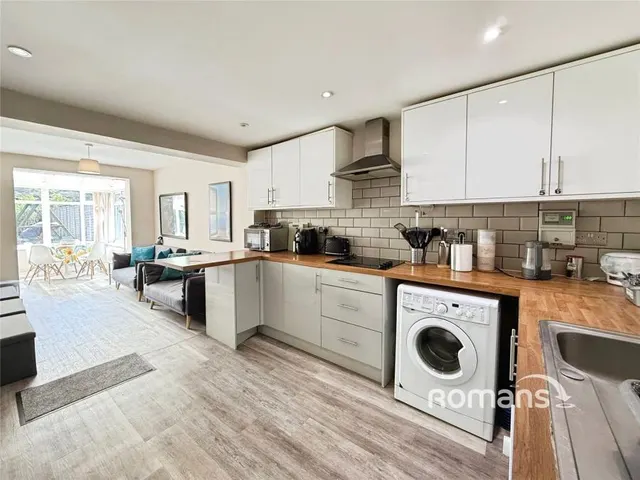 Chairborough Road, High Wycombe, HP12, photo 2