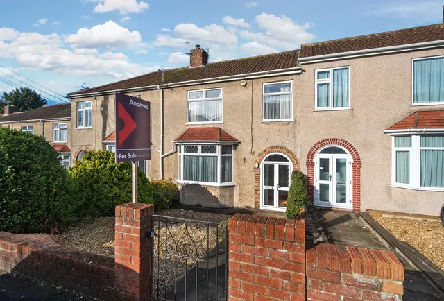 Hawthorn Avenue, Gloucestershire, Hanham, BS15 3ES, photo 1