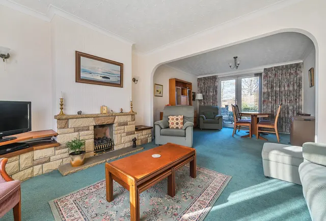 Photo 2 — Hawthorn Avenue, Gloucestershire, Hanham, BS15 3ES