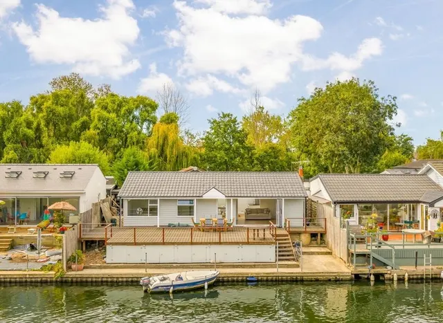 Thames Street, Hampton, TW12, photo 1
