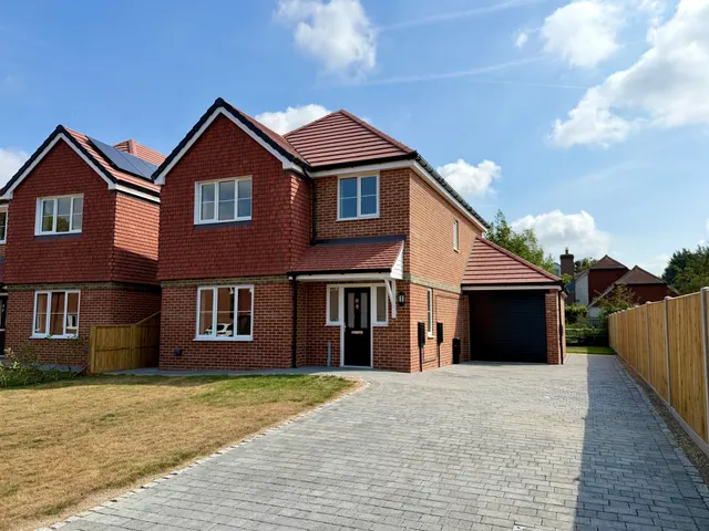 Main Road, Chichester, PO18, photo 1