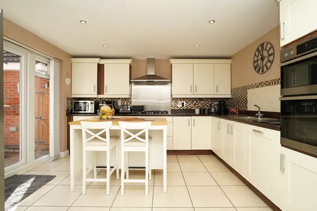 Langley Close, Bestwood Village, NG6, photo 3