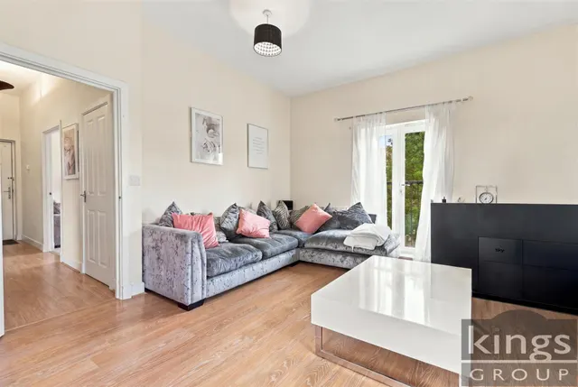 Elms Court, Harlow, photo 2