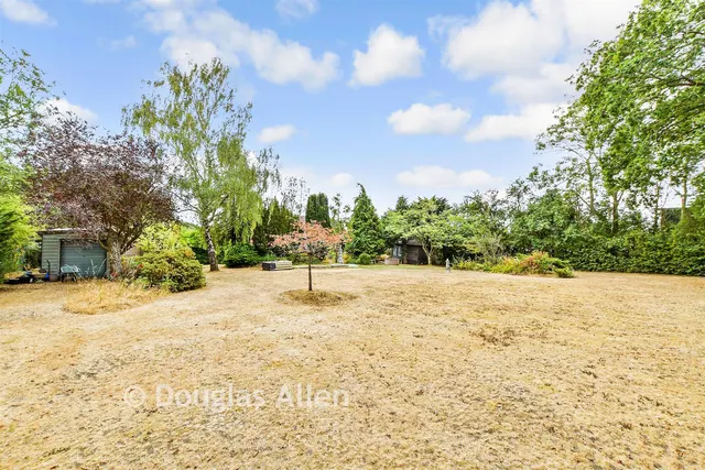 Old Hill Avenue, Langdon Hills, SS16, photo 2