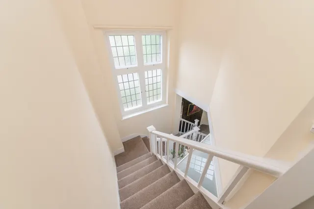 Photo 2 — Great North Road, Highgate, N6 4LU