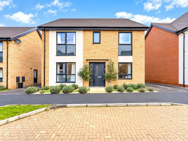 Marion Crescent, Glebe Farm, MK17, photo 1