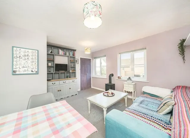 Langridge Mews, Hampton, TW12, photo 2