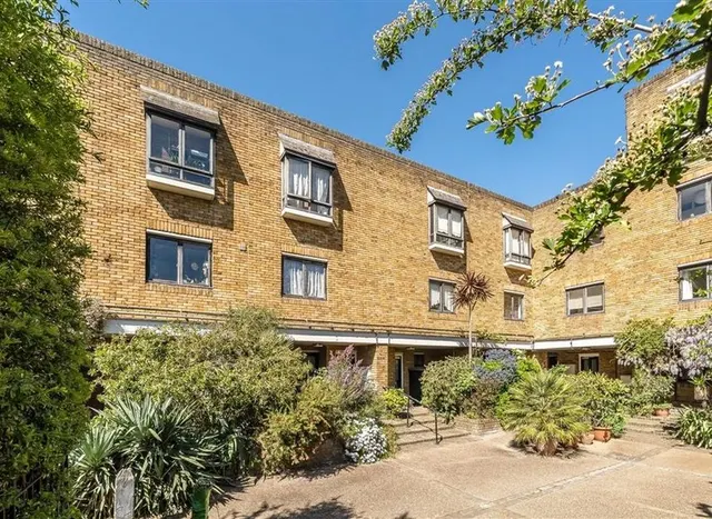 Chesterton Square, South Kensington, W8, photo 1