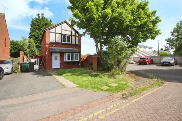 Strawberry Walk, Coventry, photo 1