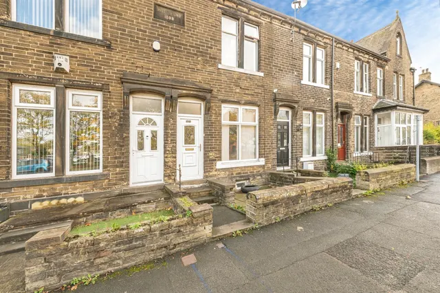 Hollingwood Lane, Bradford, BD7, photo 1